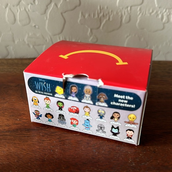 McDonald's x Disney 100th Anniversary Celebration Mini Character Figurines, 2023 - Picture 4 of 10